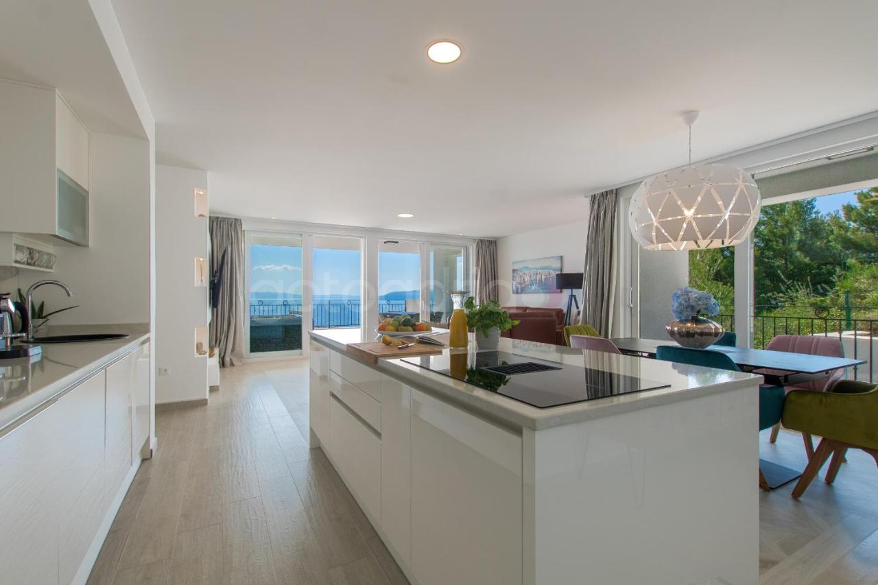 Villa Smaragd - Opal - Luxury Apt With Shared Pool And Private Hot Tub 마카르스카 외부 사진
