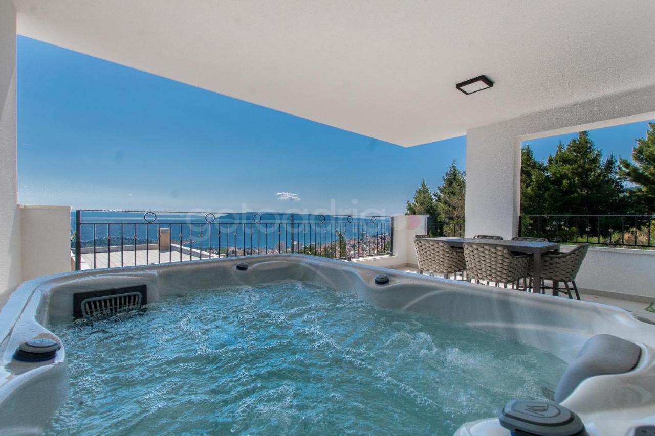 Villa Smaragd - Opal - Luxury Apt With Shared Pool And Private Hot Tub 마카르스카 외부 사진