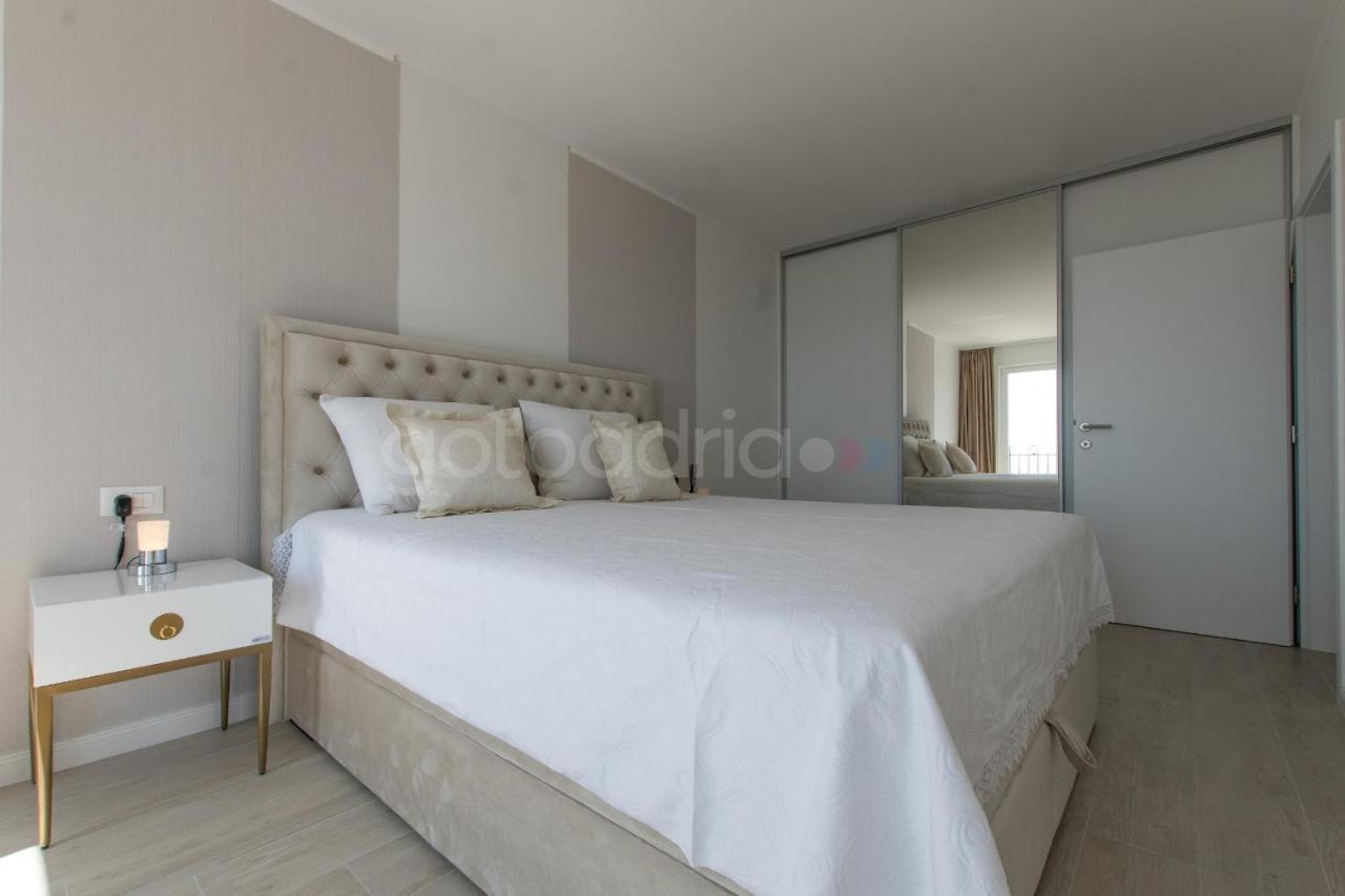 Villa Smaragd - Opal - Luxury Apt With Shared Pool And Private Hot Tub 마카르스카 외부 사진