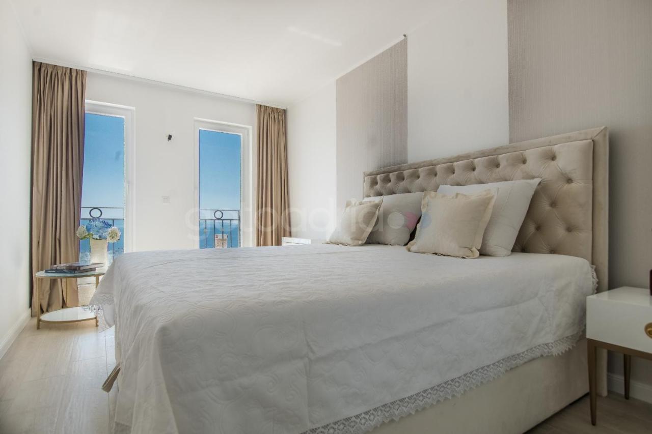 Villa Smaragd - Opal - Luxury Apt With Shared Pool And Private Hot Tub 마카르스카 외부 사진