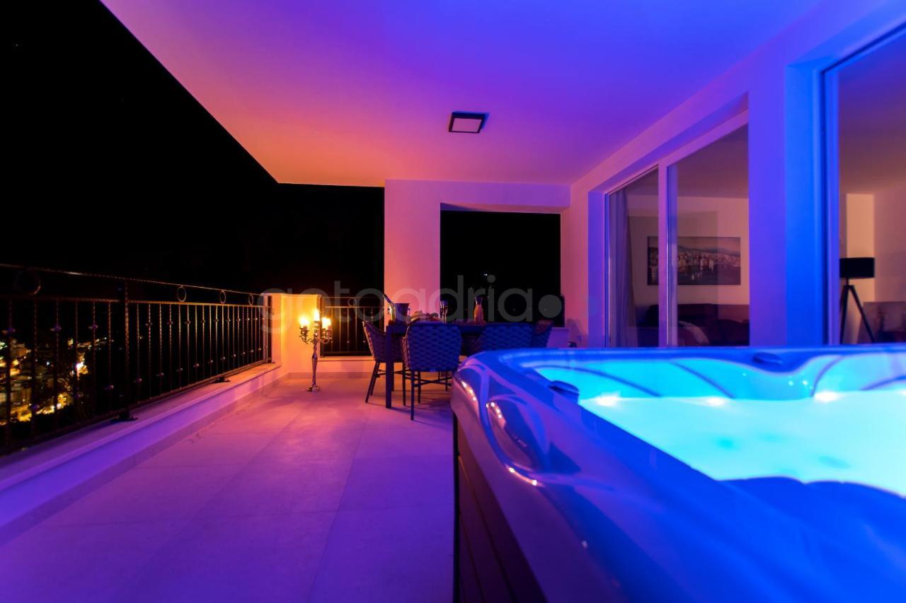 Villa Smaragd - Opal - Luxury Apt With Shared Pool And Private Hot Tub 마카르스카 외부 사진